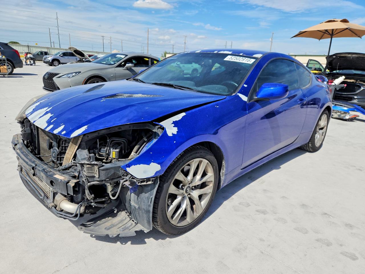 Salvage Hyundai Genesis Image