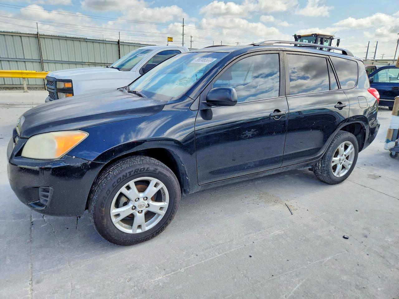 Salvage Toyota RAV4 Image