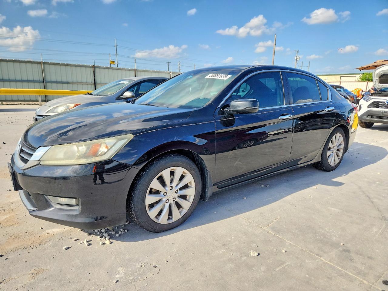 Salvage Honda Accord Image
