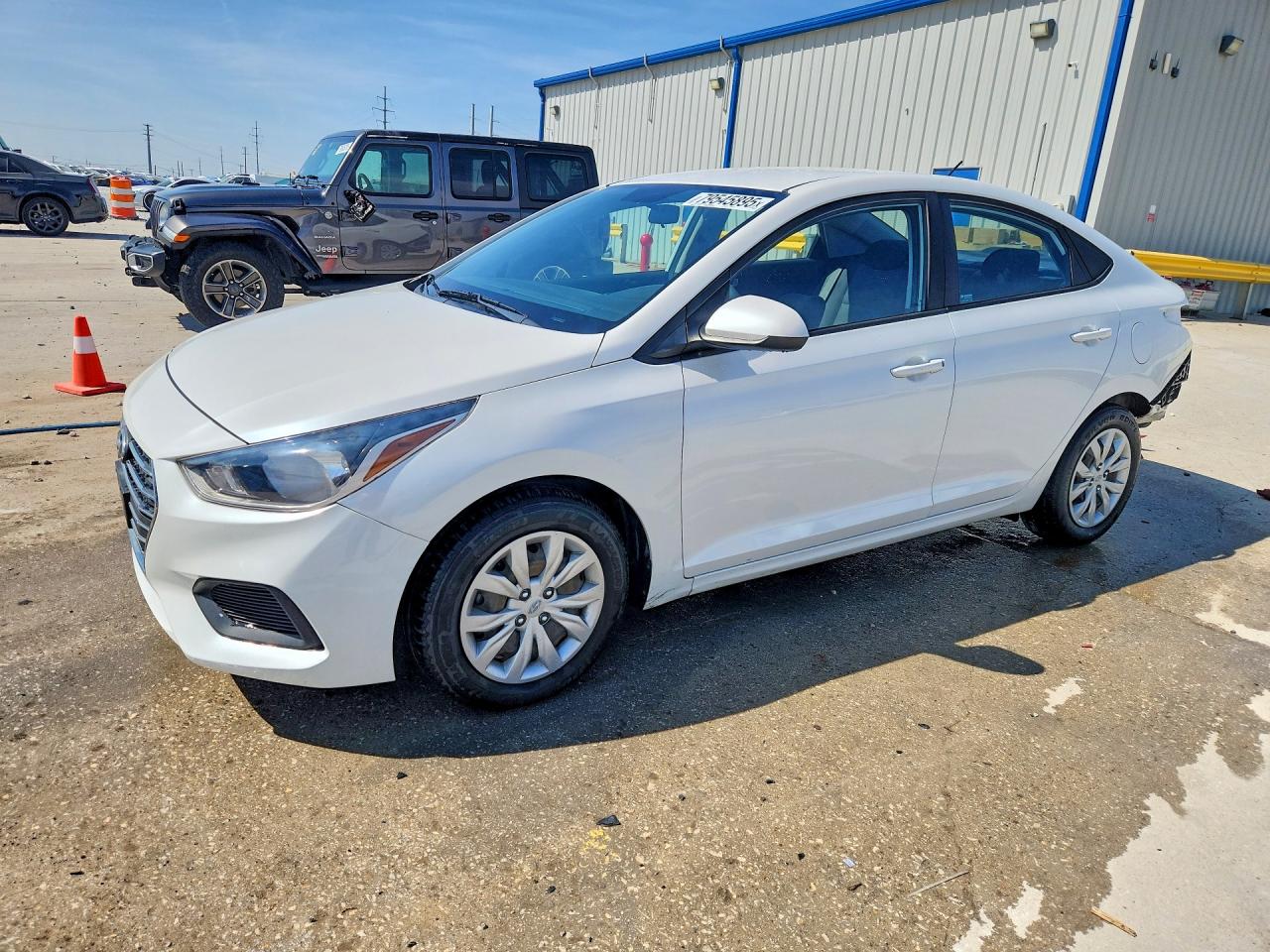 Salvage Hyundai ACCENT Image
