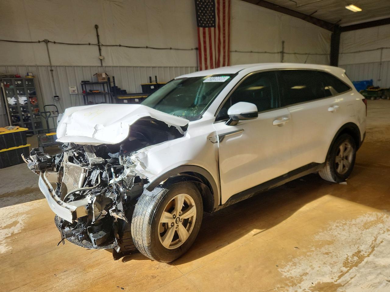 Salvage Kia Sorento Image
