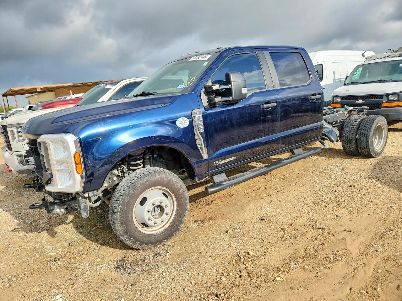 Salvage Ford F-350 Image