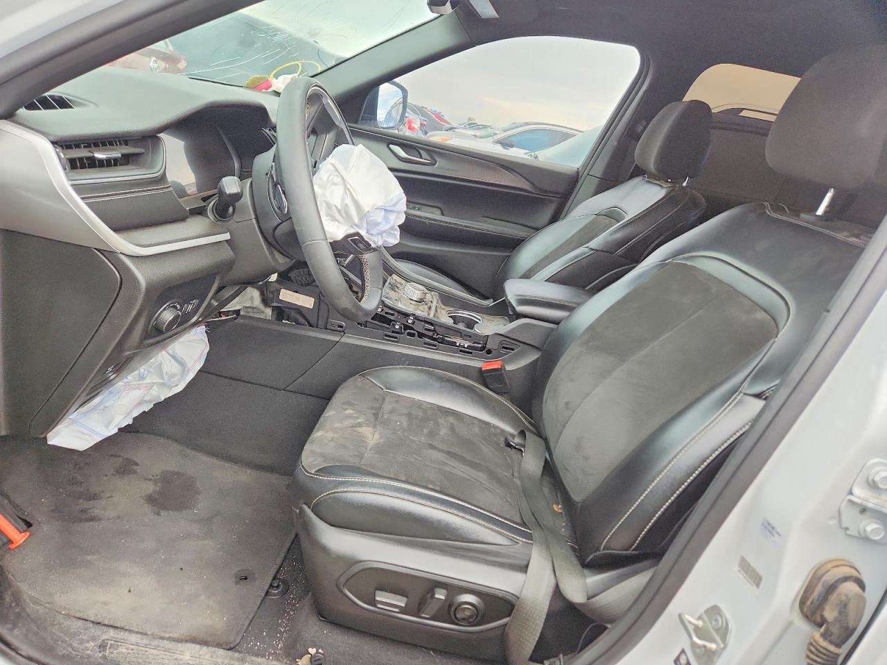 Jeep Cherokee L Laredo