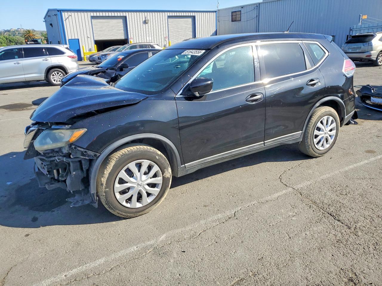 Salvage Nissan Rogue Image
