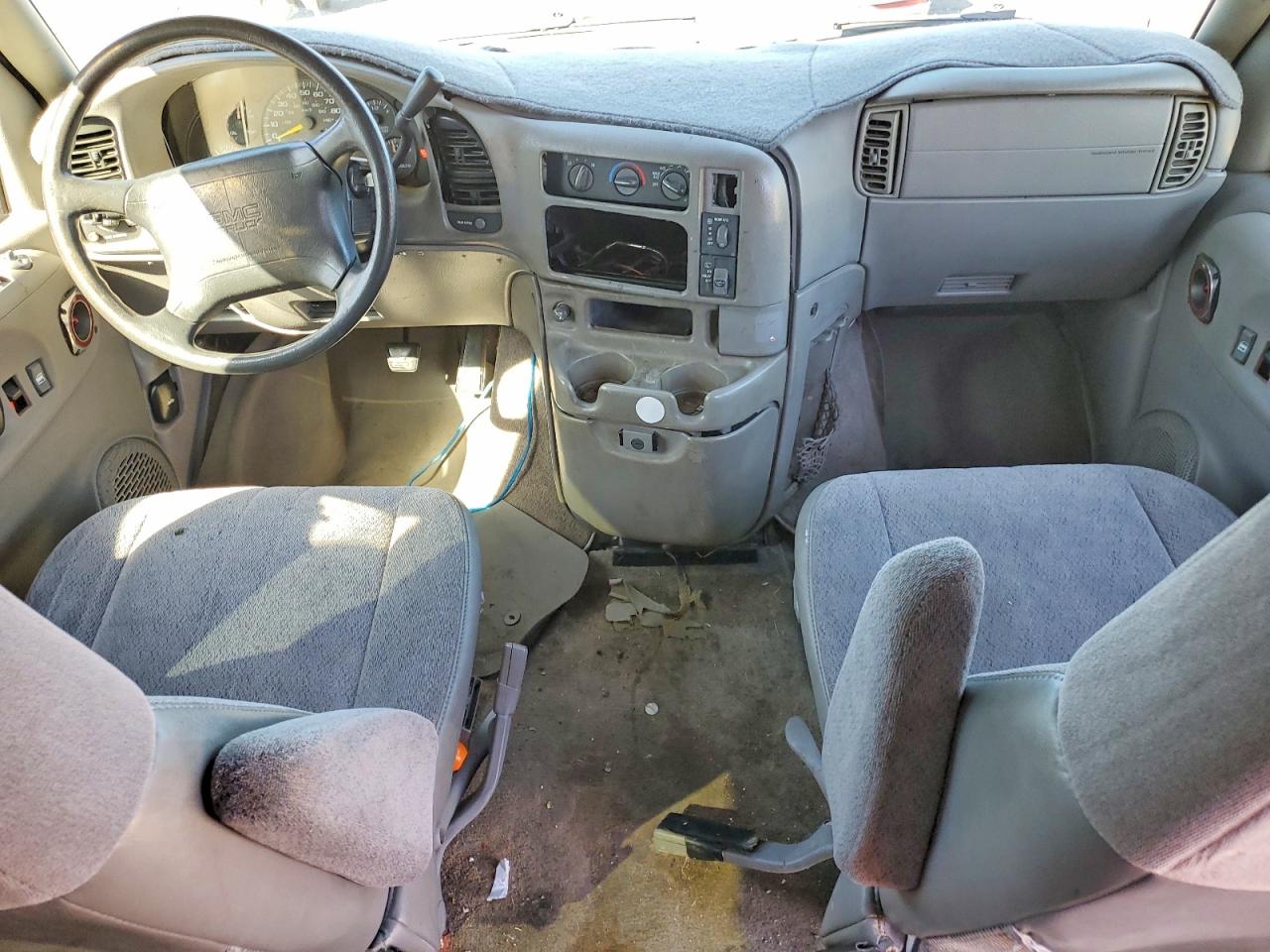 GMC Safari Xt