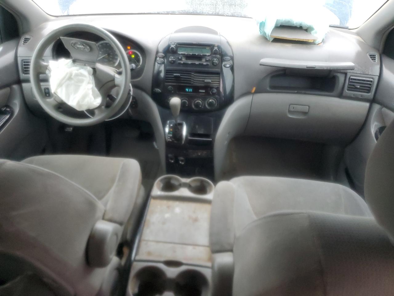 Toyota Sienna Ce