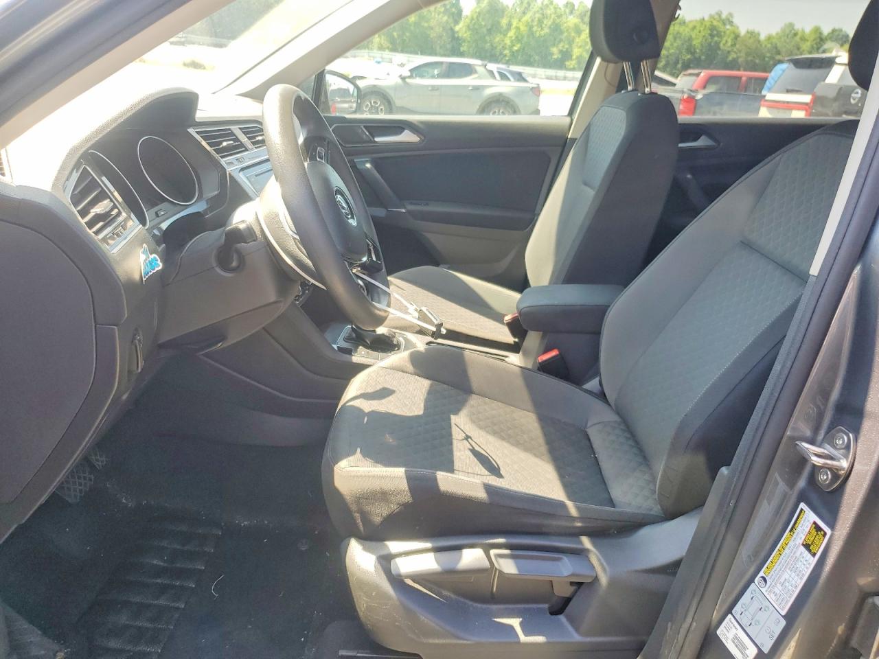 Volkswagen Tiguan S