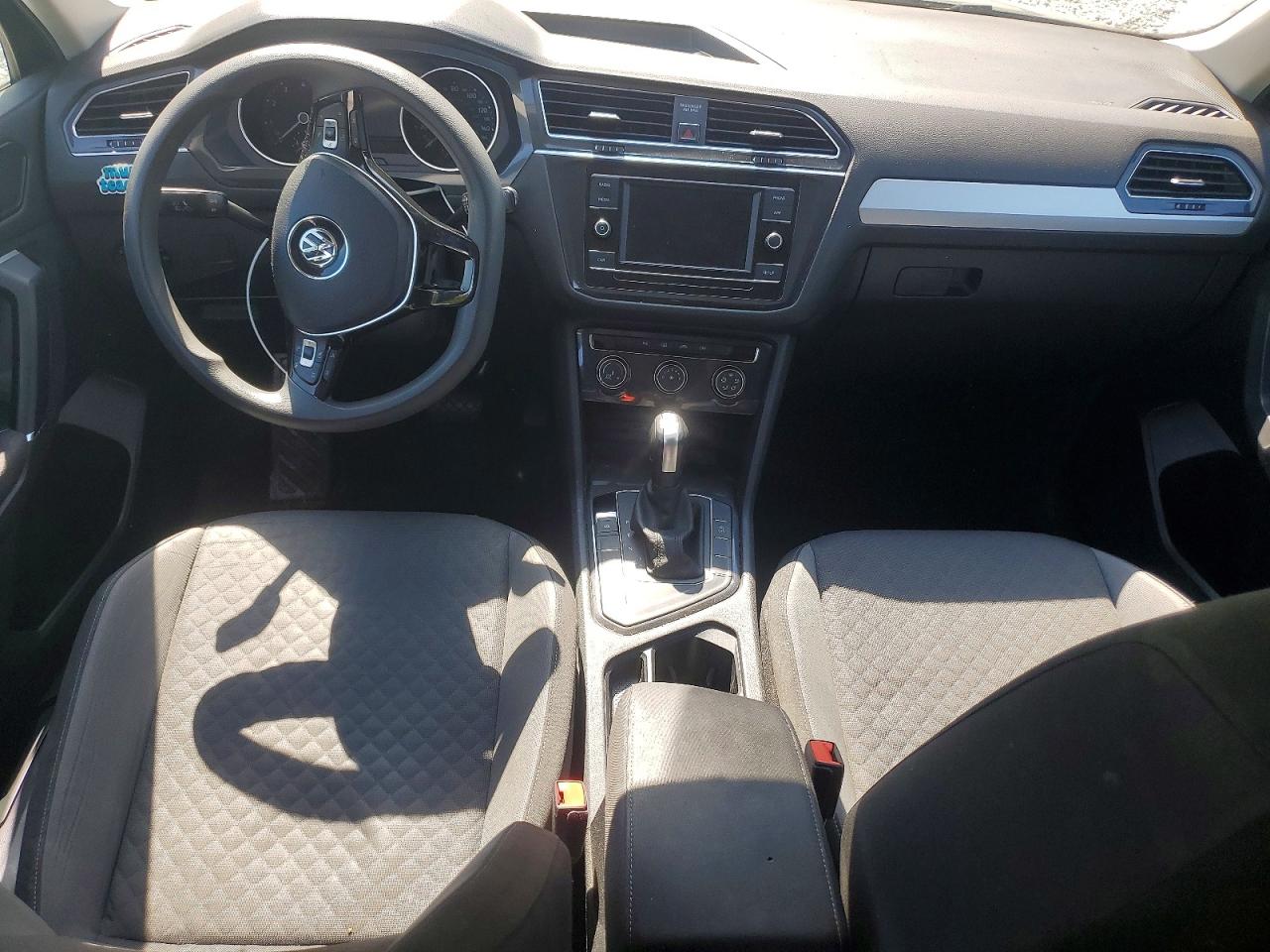 Volkswagen Tiguan S