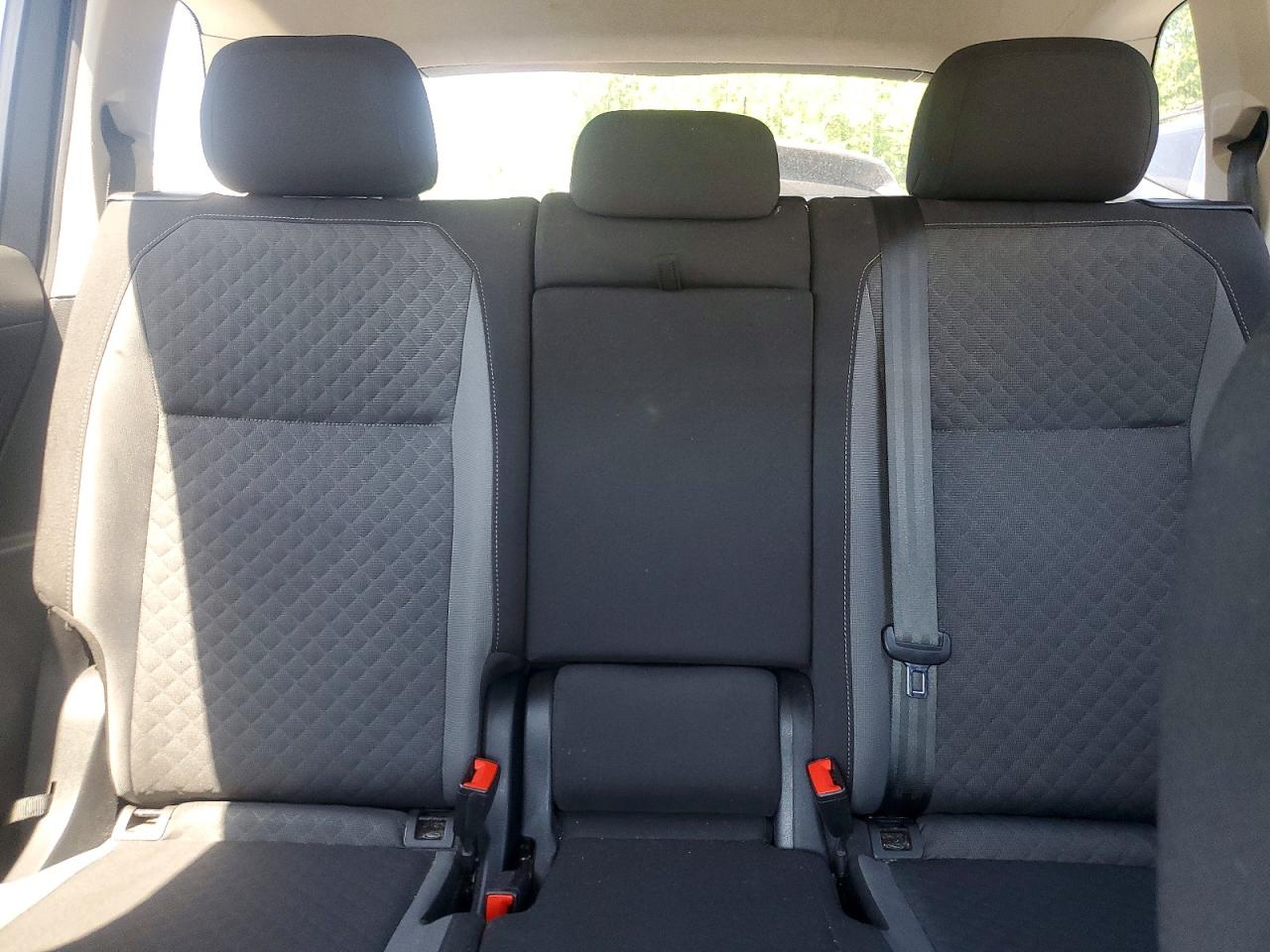 Volkswagen Tiguan S