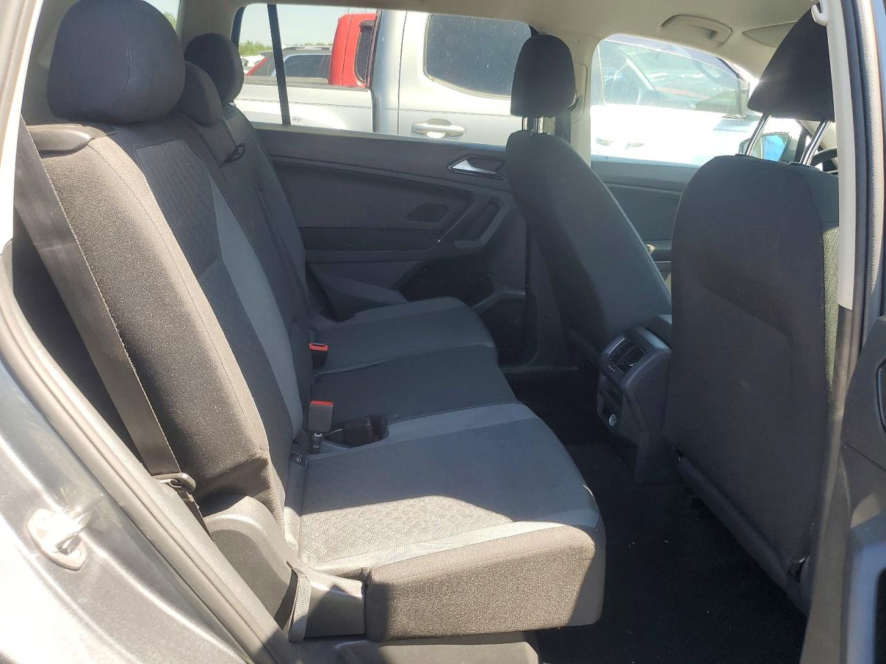 Volkswagen Tiguan S