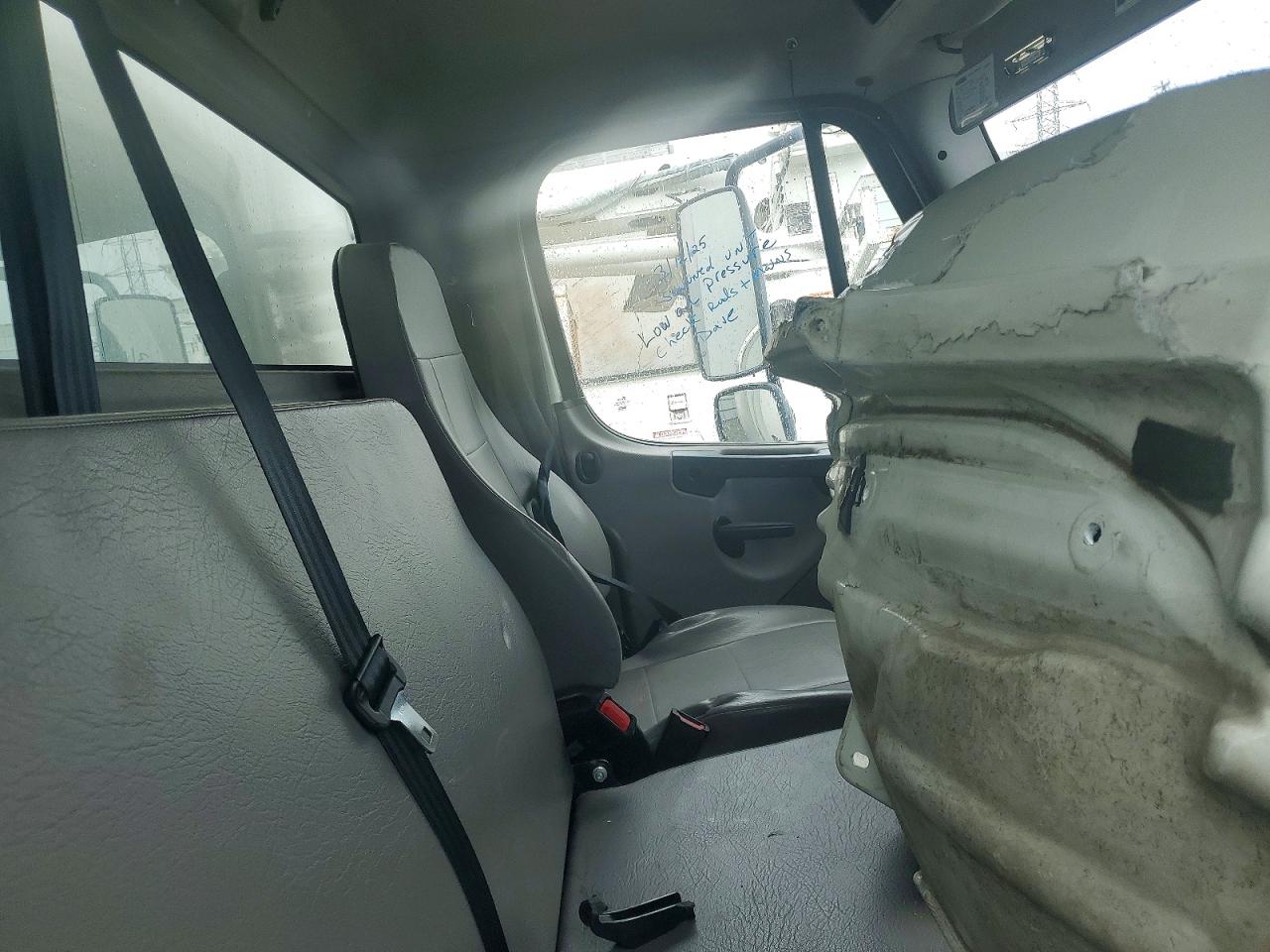 Freightliner M2