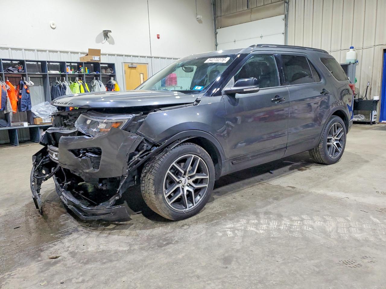 Salvage Ford Explorer Image