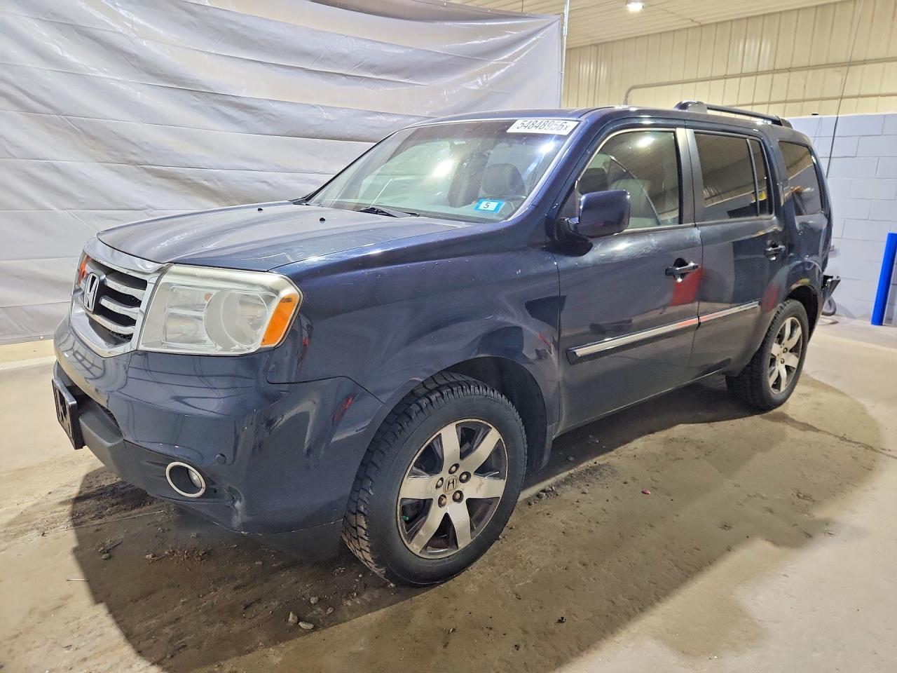 Salvage Honda Pilot Image