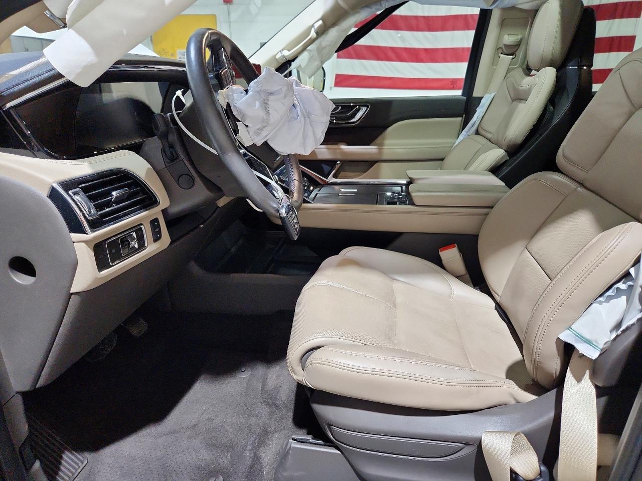 Lincoln Navigator Reserve