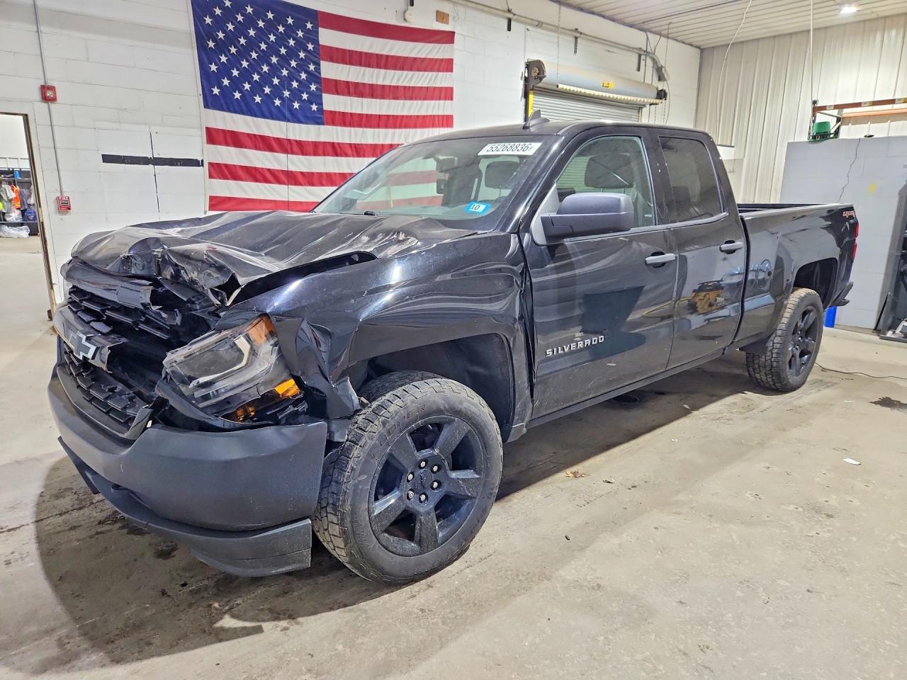 Salvage Chevrolet Silverado Image
