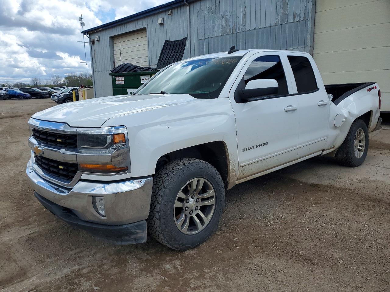 Salvage Chevrolet Silverado Image