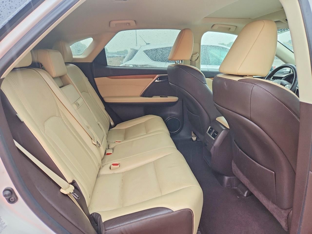 Lexus RX Base