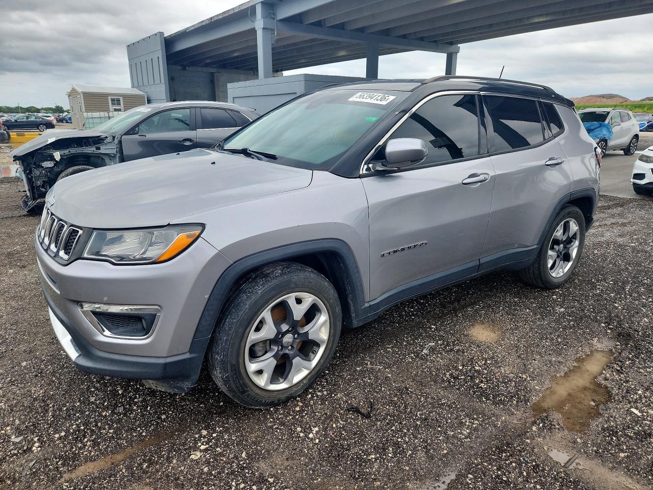 Salvage Jeep Compass Image