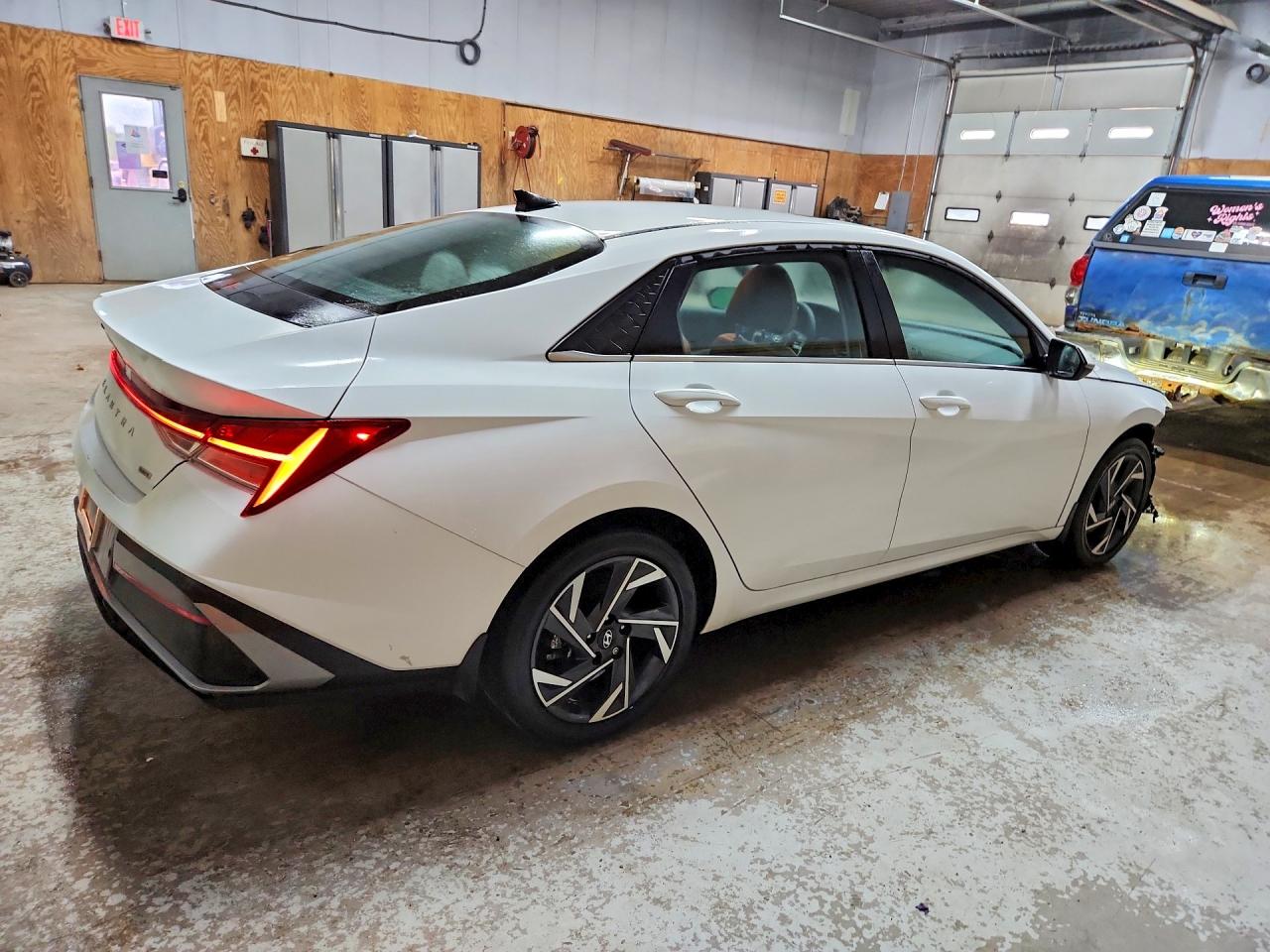 Hyundai ELANTRA Limited