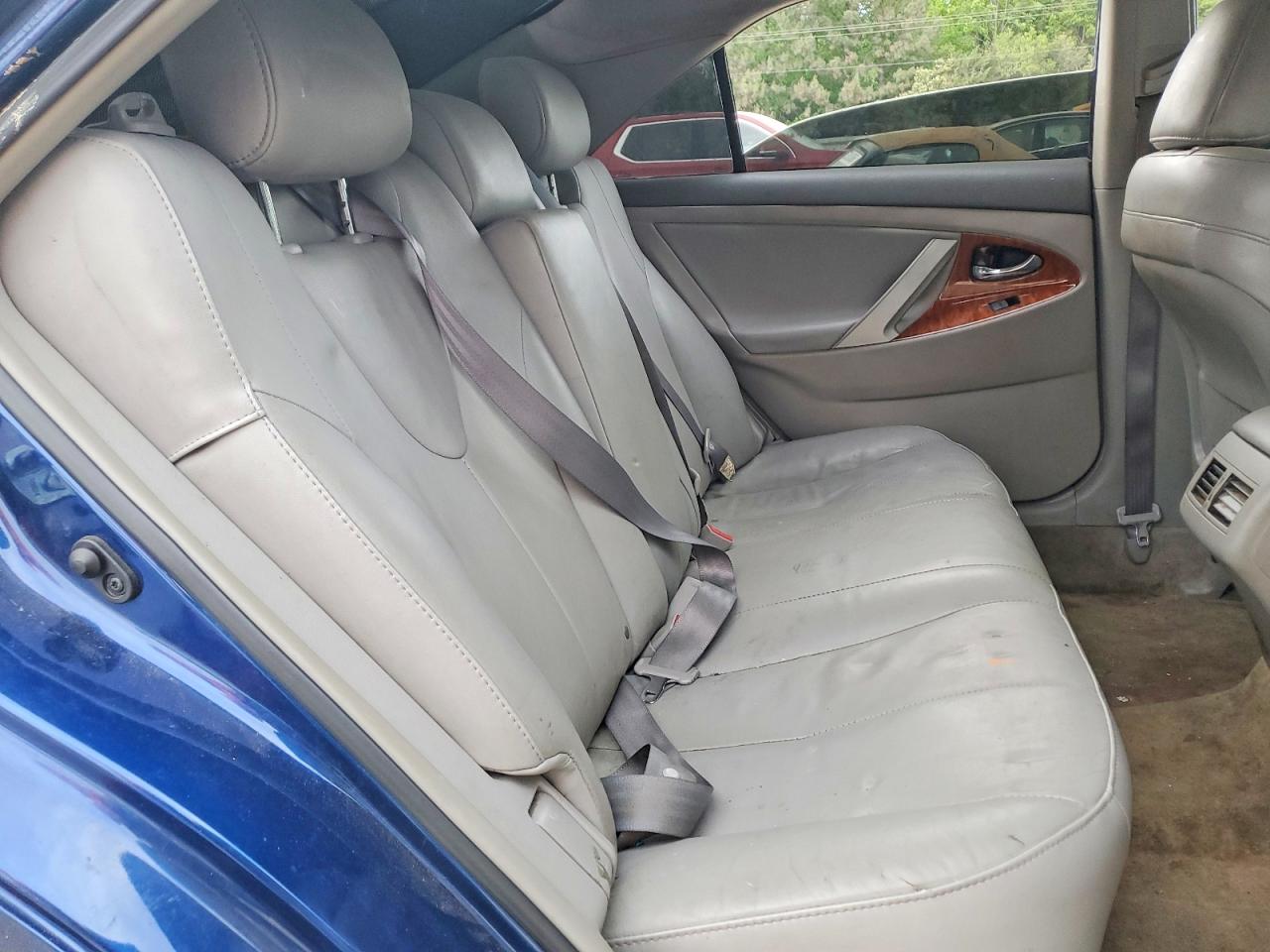 Toyota Camry Xle V6