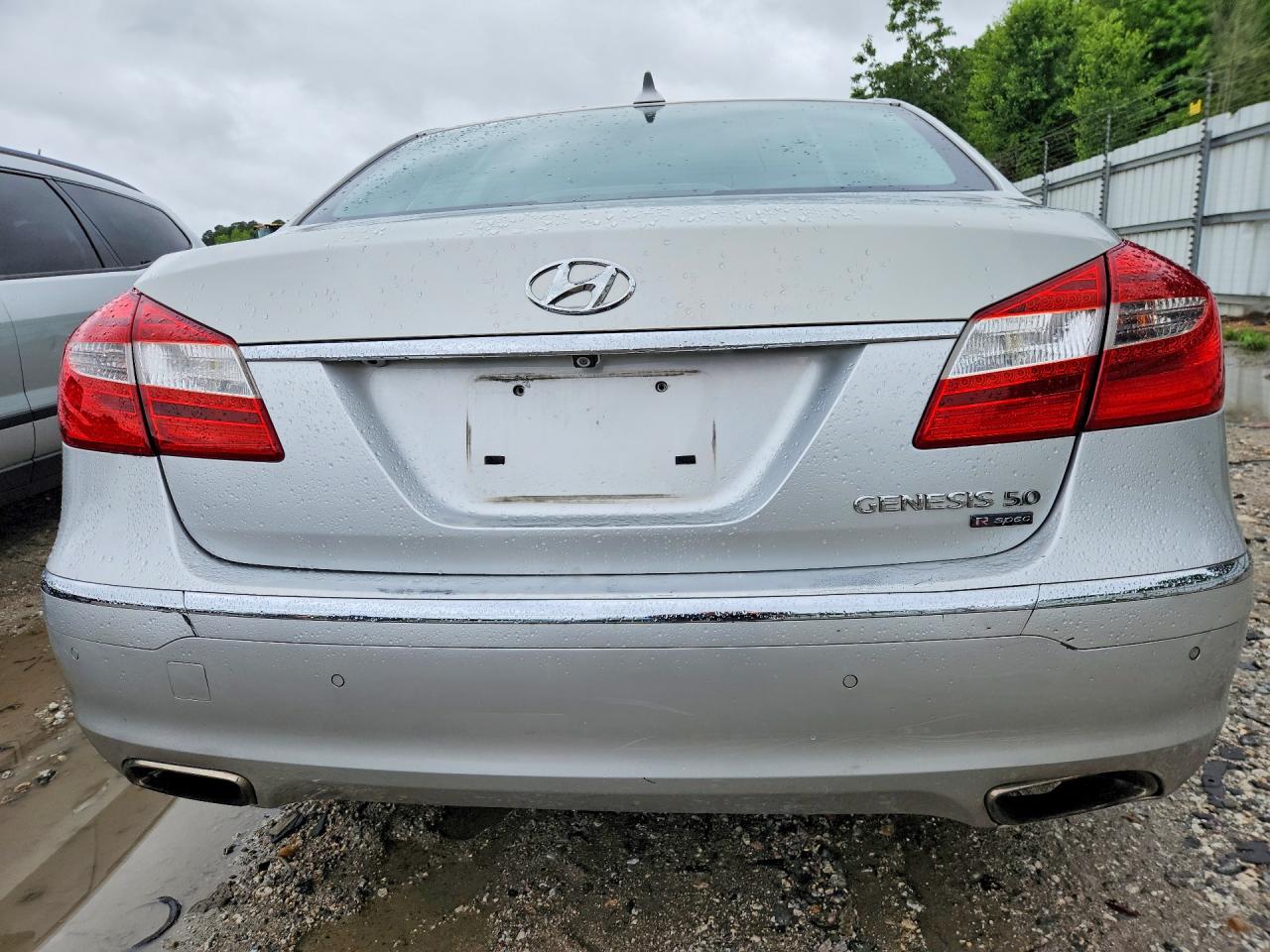 Hyundai Genesis 5.0l