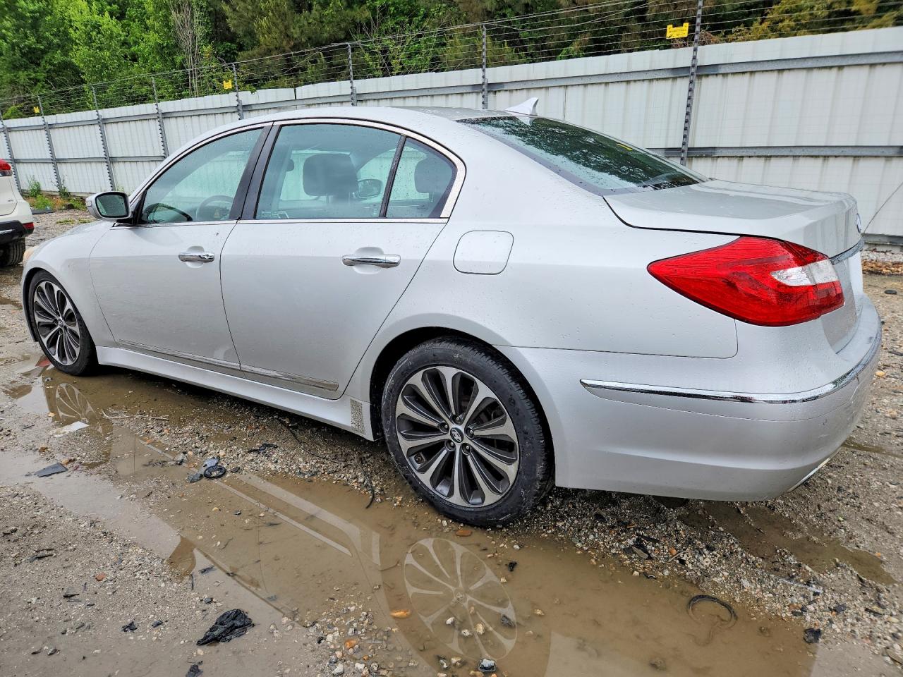 Hyundai Genesis 5.0l