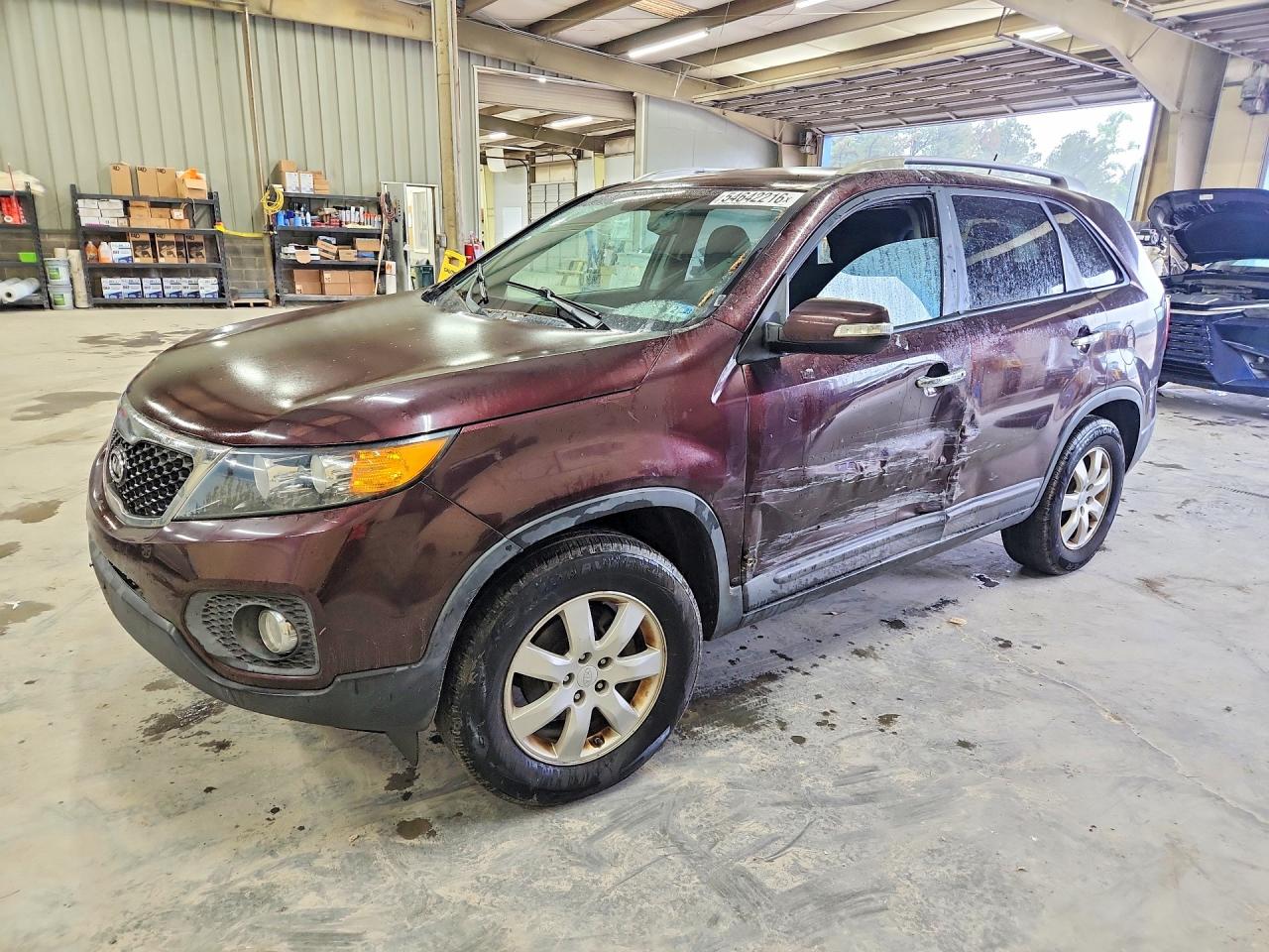 Salvage Kia Sorento Image
