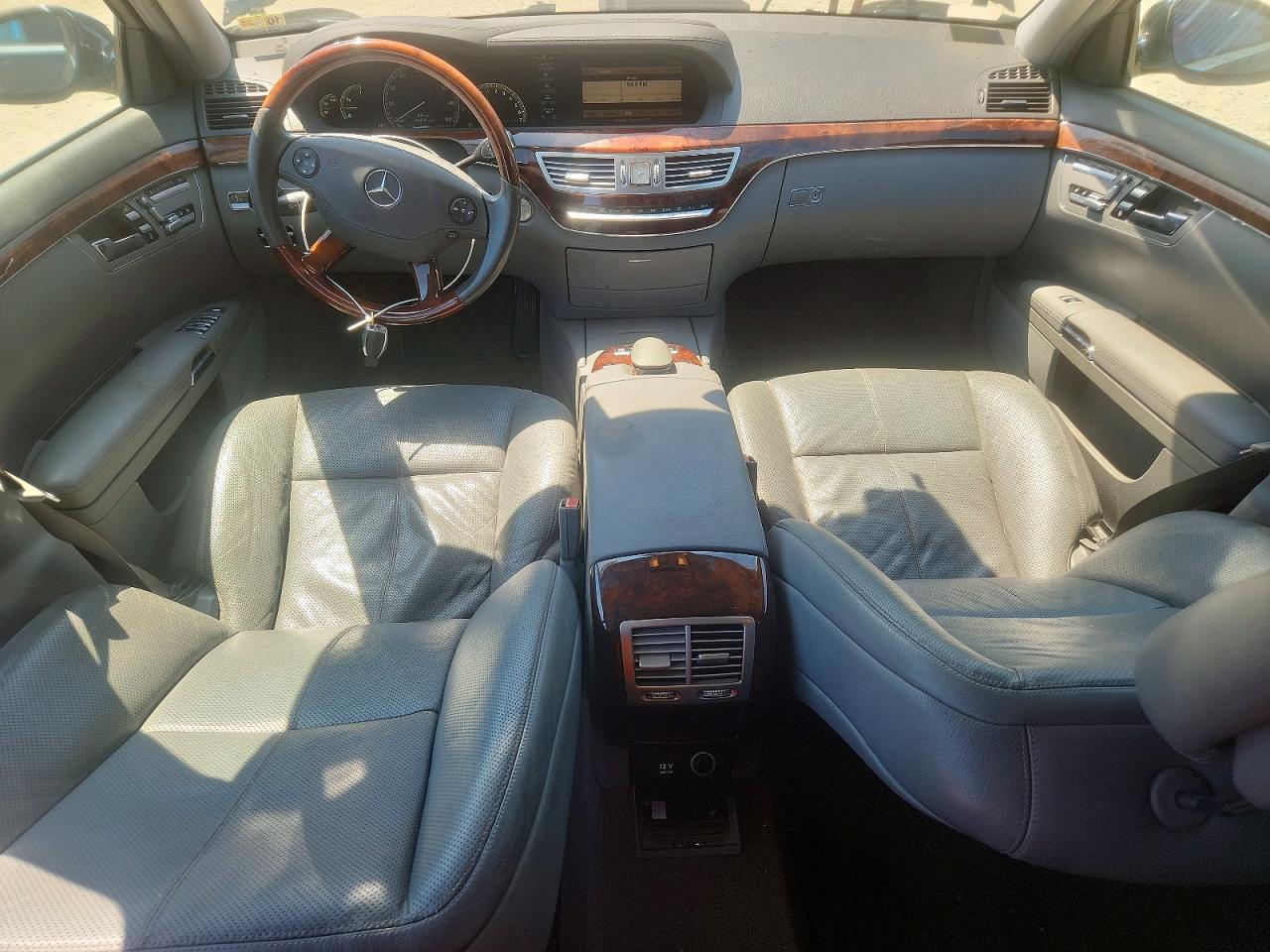 Mercedes-Benz S-Class 550