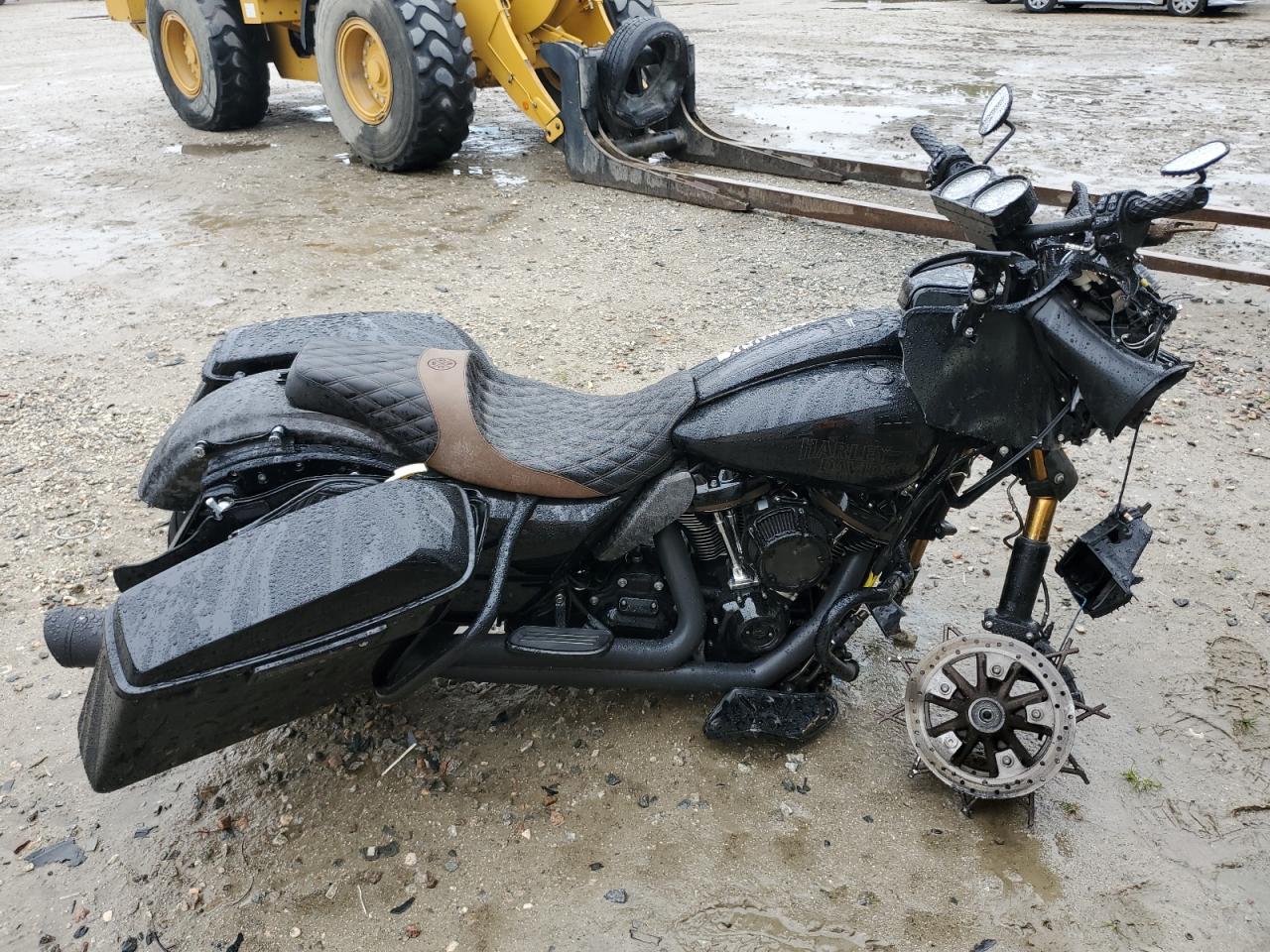 Salvage Harley-Davidson Fltrxst Image