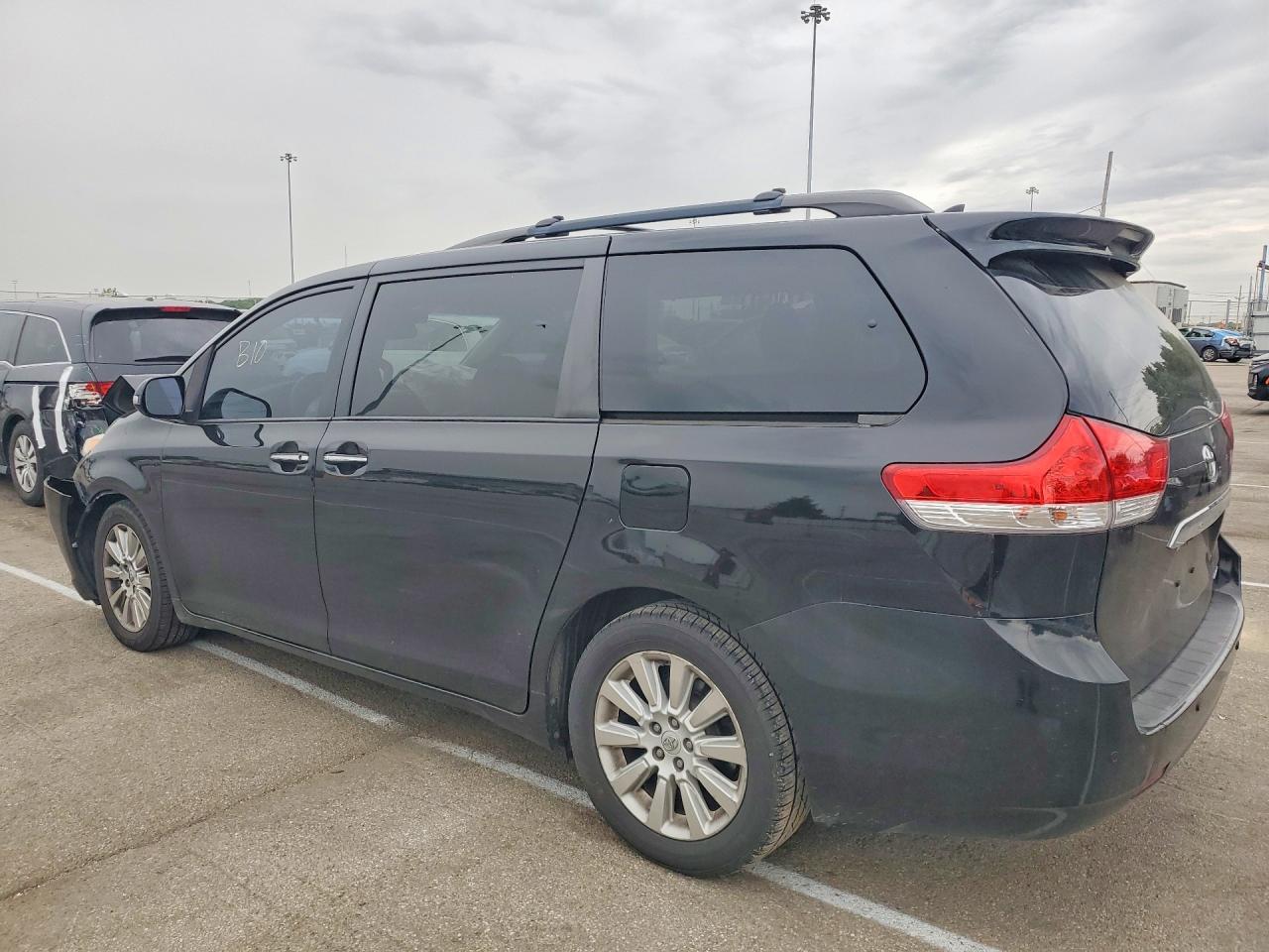 Toyota Sienna Limited 7-passenger