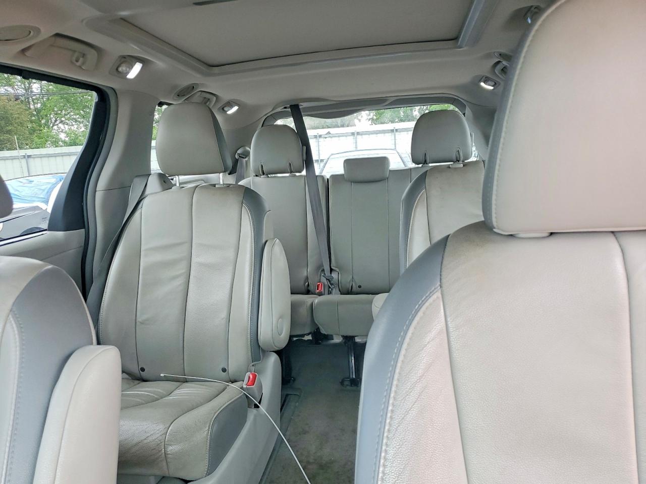 Toyota Sienna Limited 7-passenger