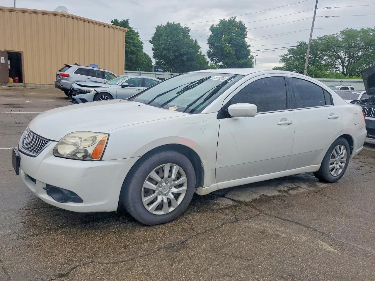 Salvage Mitsubishi Galant Image