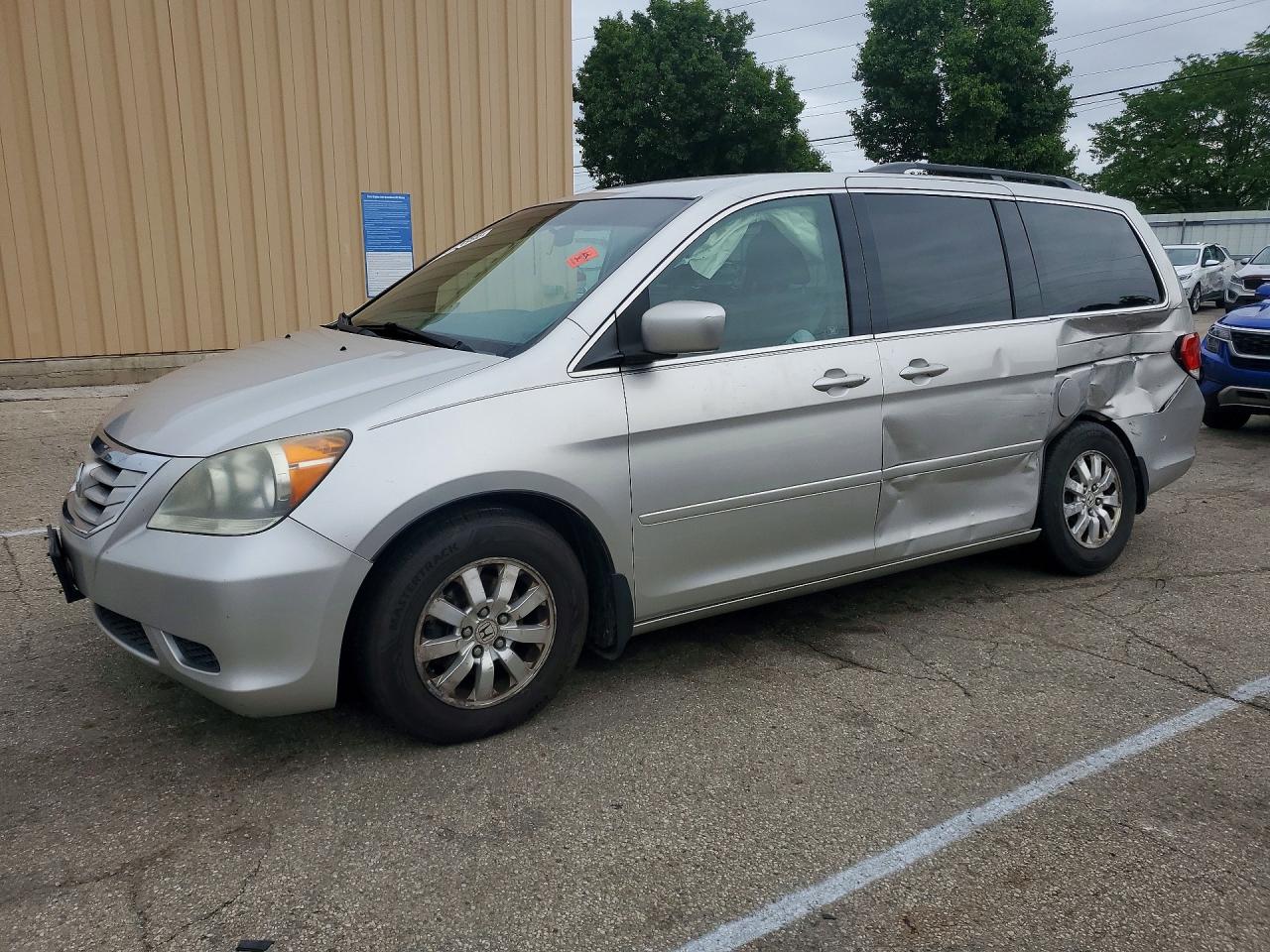 Salvage Honda Odyssey Image