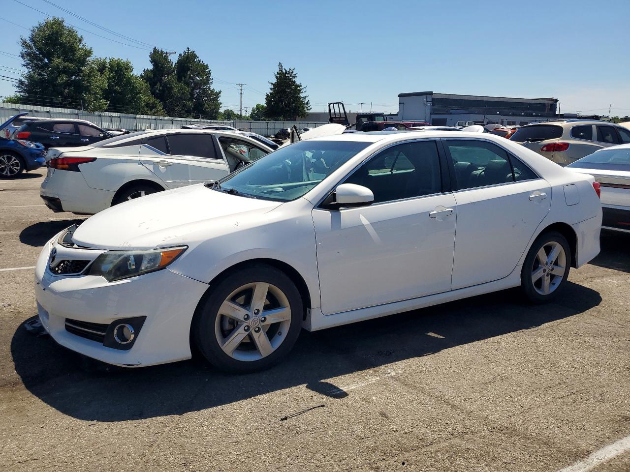 Salvage Toyota Camry Image