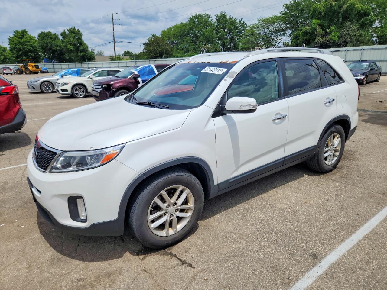 Salvage Kia Sorento Image