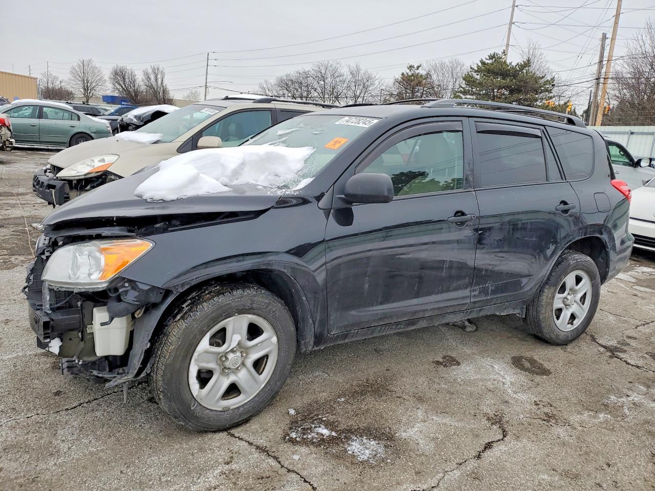 Salvage Toyota RAV4 Image