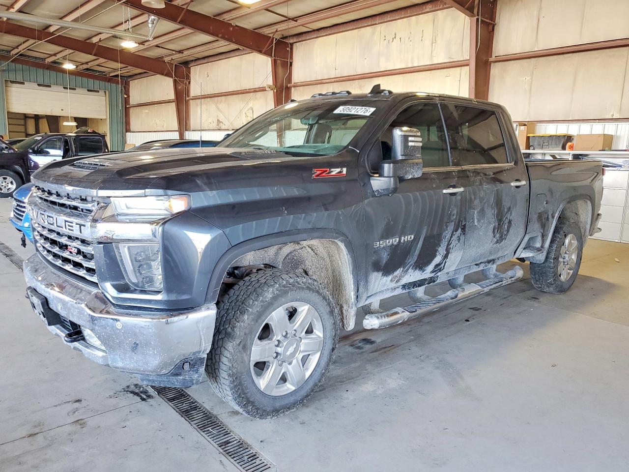 Salvage Chevrolet Silverado Image