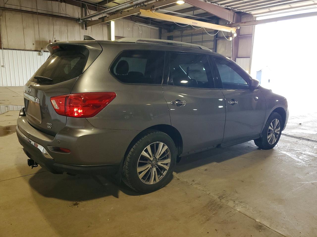Nissan Pathfinder Sv