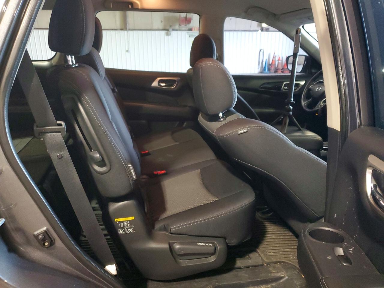 Nissan Pathfinder Sv