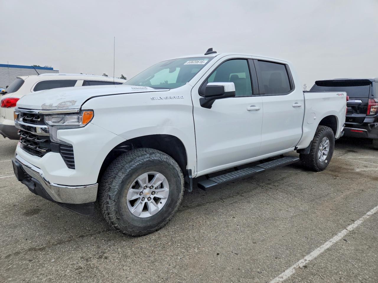 Salvage Chevrolet Silverado Image