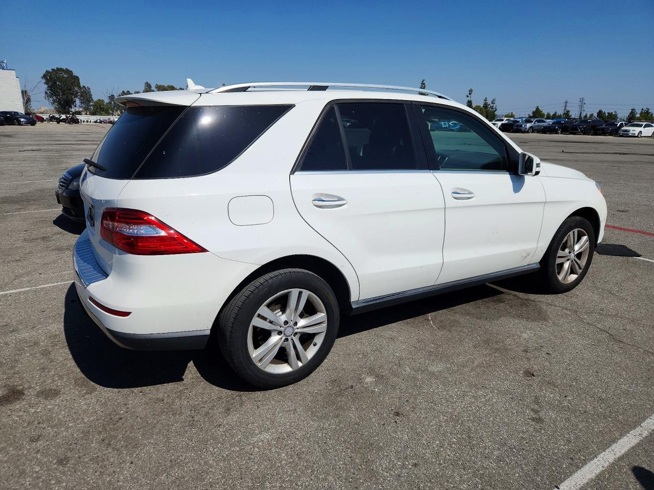 Mercedes-Benz M-Class 350