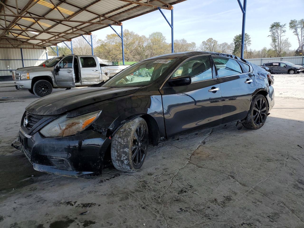 Salvage Nissan Altima Image