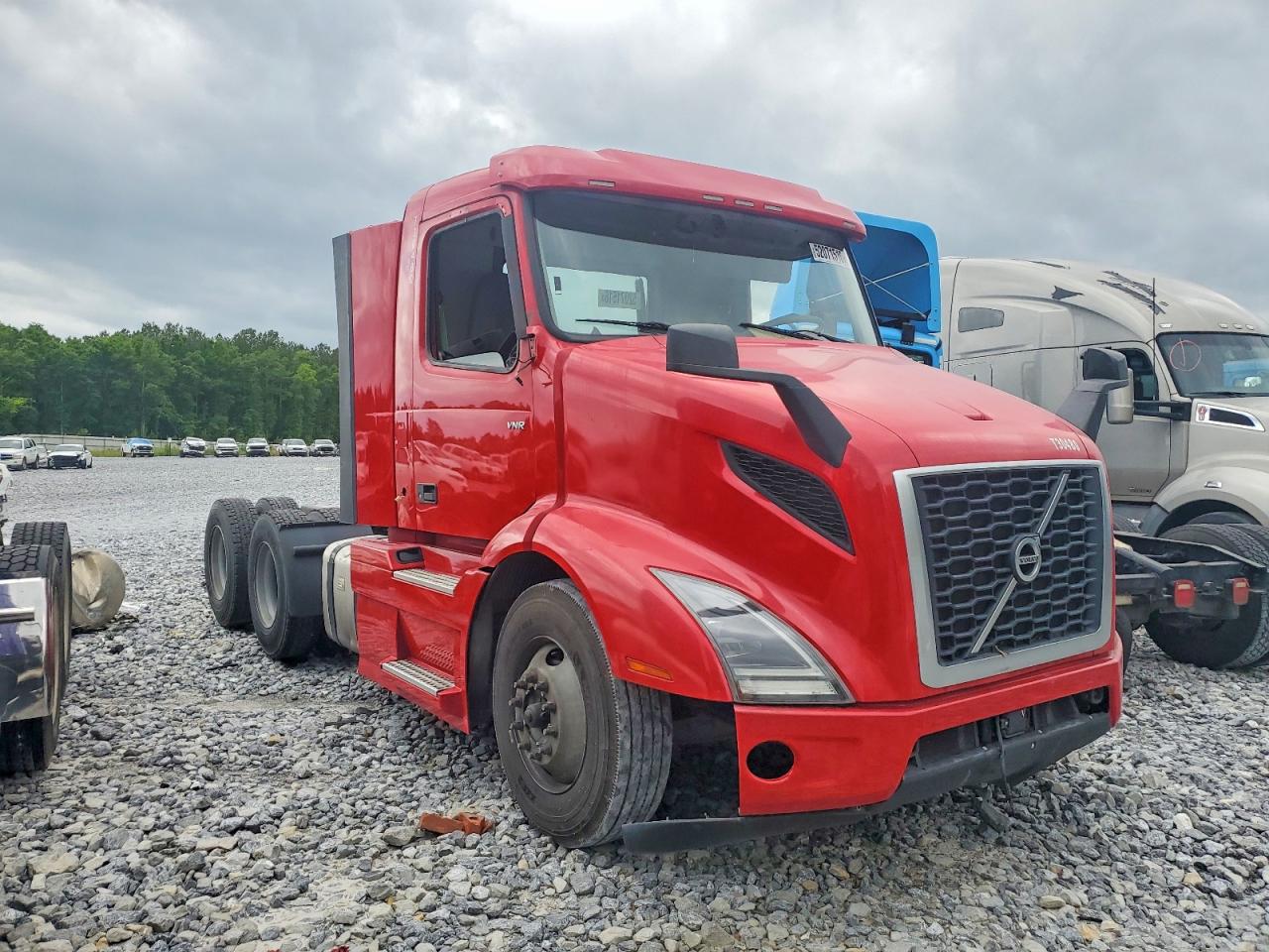 Salvage Volvo Vnr Image