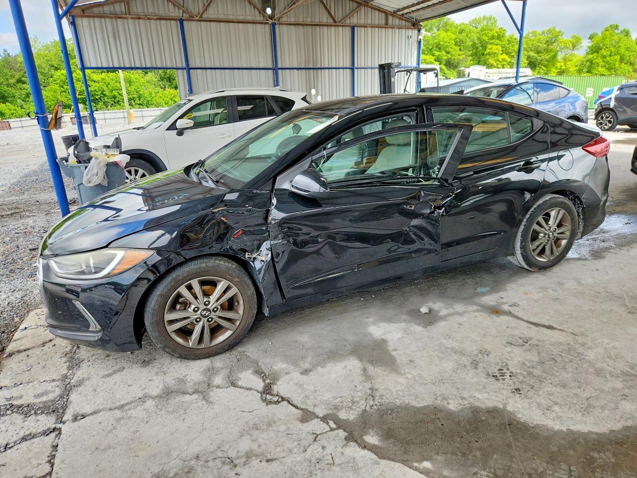 Salvage Hyundai ELANTRA Image