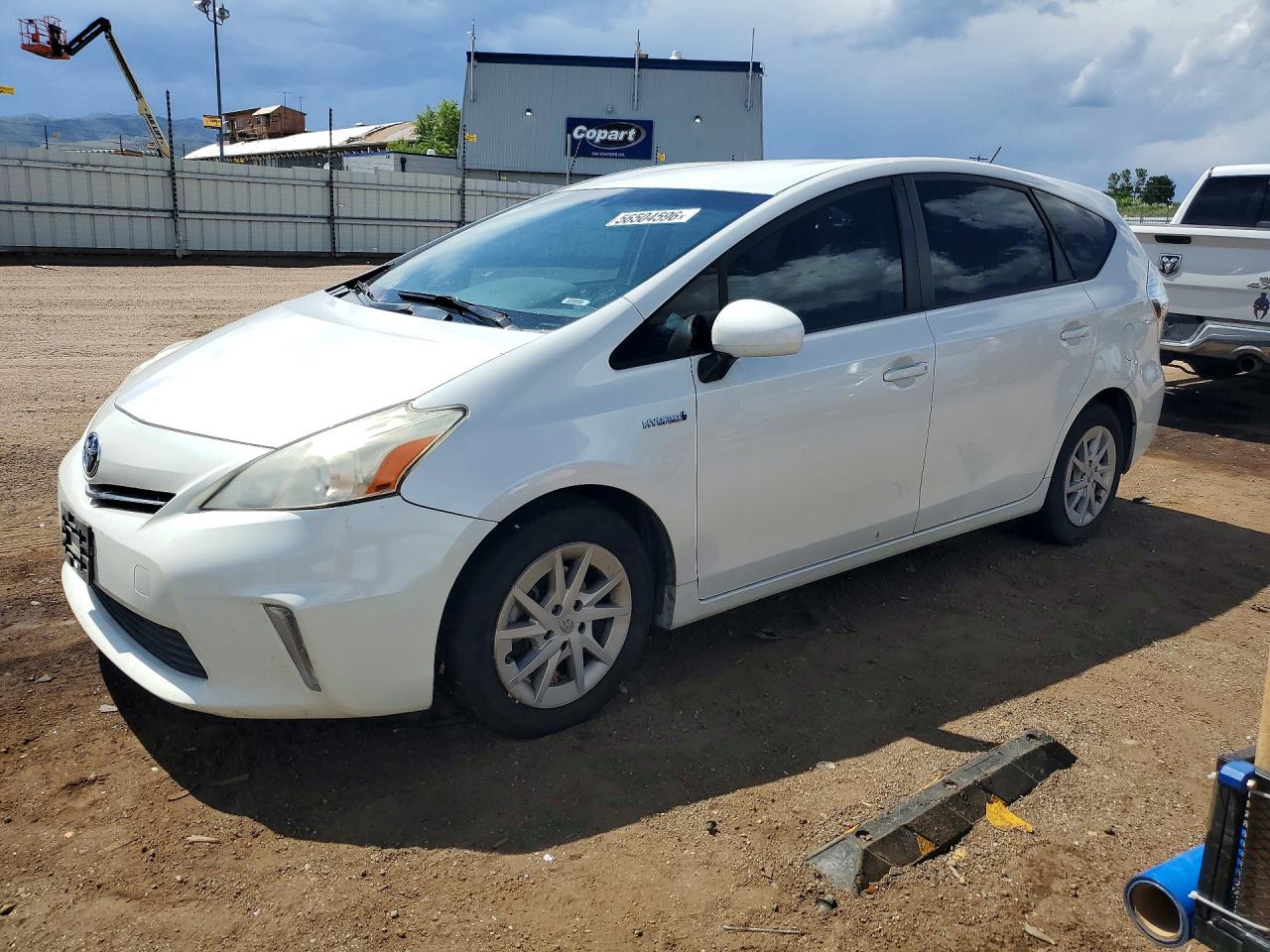 Salvage Toyota Prius Image