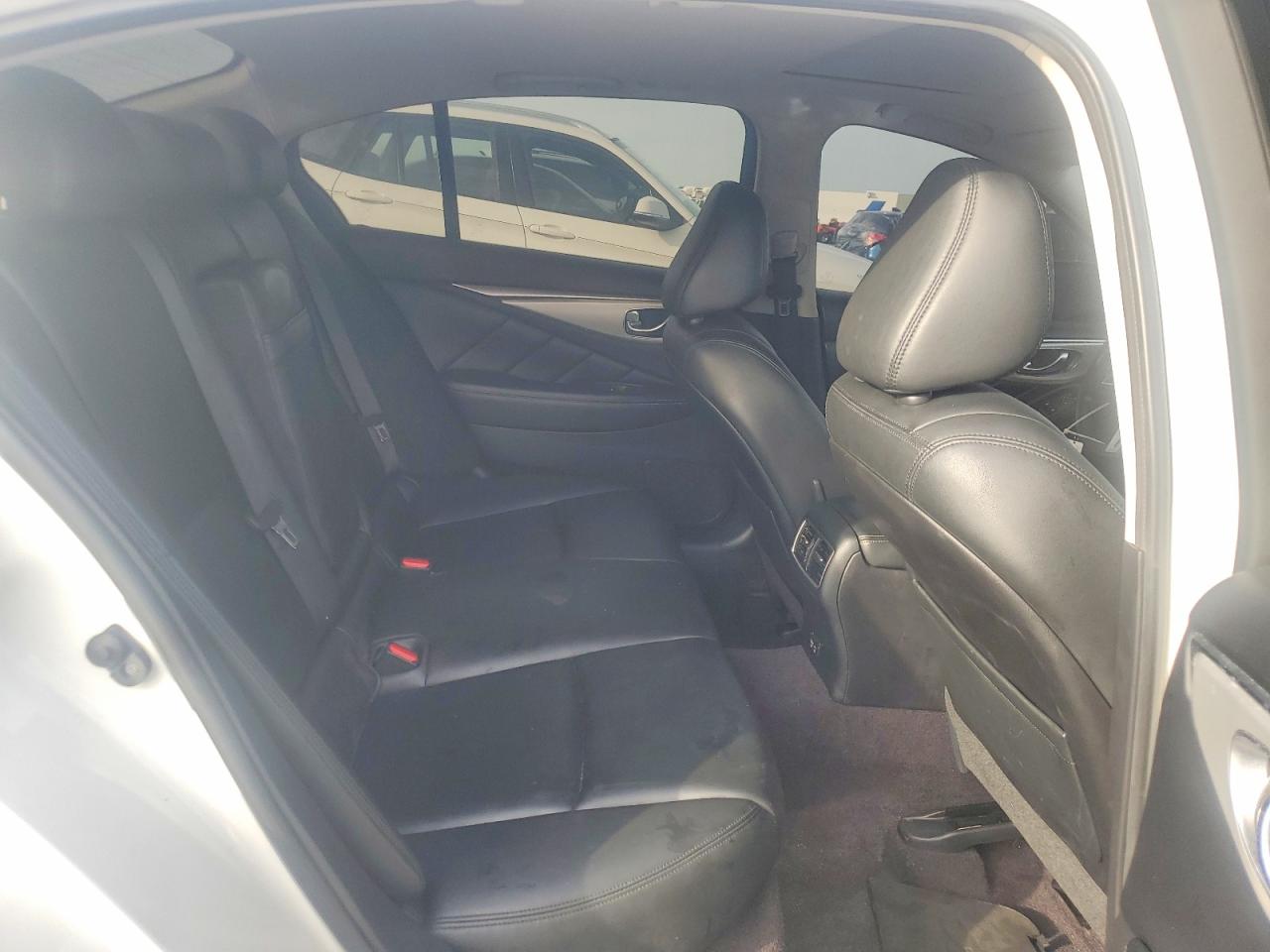 INFINITI Q50 Luxe