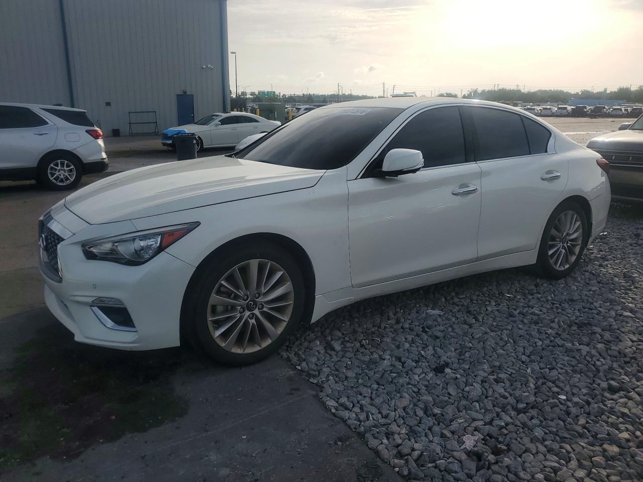 Salvage INFINITI Q50 Image