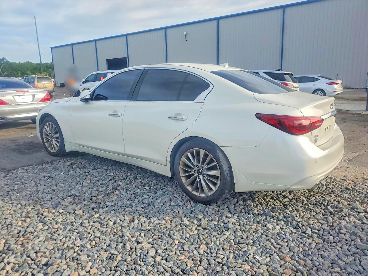 INFINITI Q50 Luxe