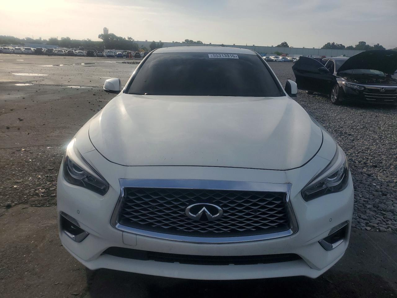 INFINITI Q50 Luxe