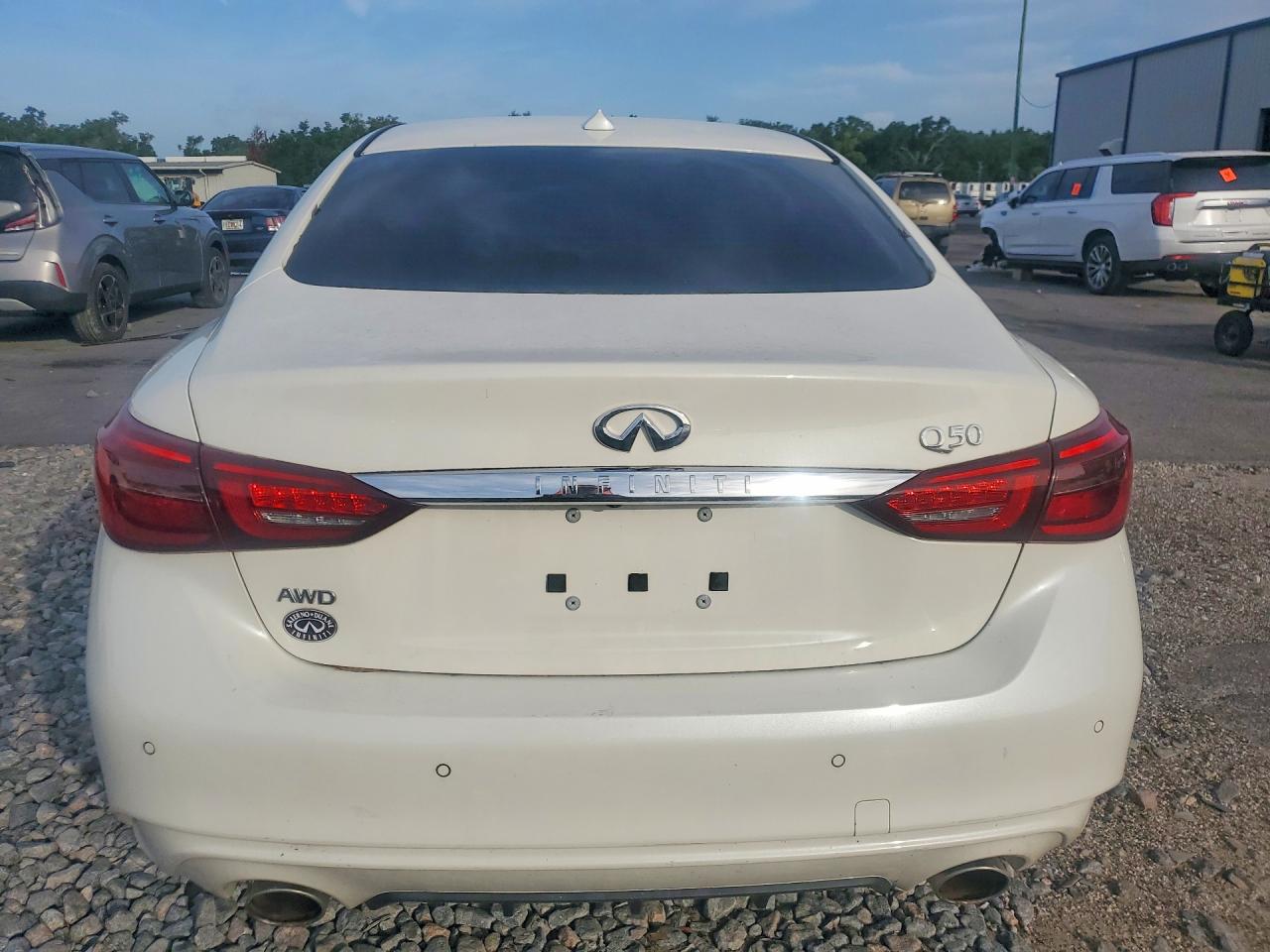 INFINITI Q50 Luxe